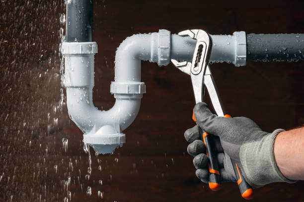 Professional Drain Cleaning technician working in Ipava, IL